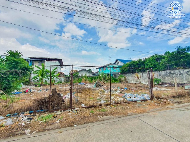 *****ที่ดินเปล่าในโซนกรุงเทพฯ ซอยหมู่บ้านเศรษฐกิจ เลียบคลองทวีวัฒนา เนื้อที่กว้างขวางมากถึง 1 งาน 18 ตร.ว. บนทำเลแห่งการเดินทาง เชื่อมต่อรถไฟฟ้าสายสีน้ำเงินส่วนต่อขยาย "สถานีบางแค" จองด่วน!